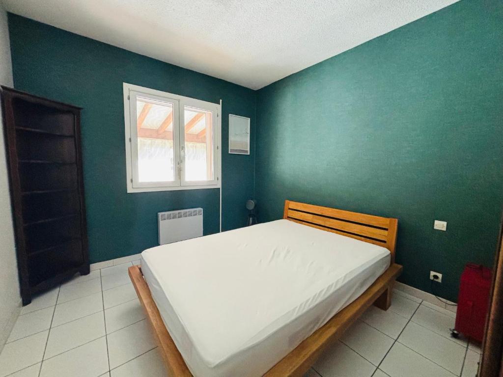 Posteľ alebo postele v izbe v ubytovaní Villa F3 avec Jardin et Garage, Capacité 6 Pers., Proche Plage et Village - Argelès-sur-Mer - FR-1-309-336