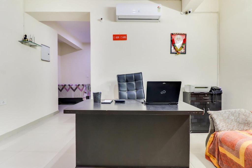 Posezení v ubytování Hotel O Red Rose Residency