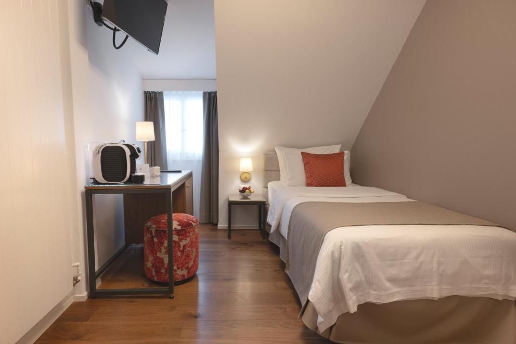 
Single room city side 7m2
