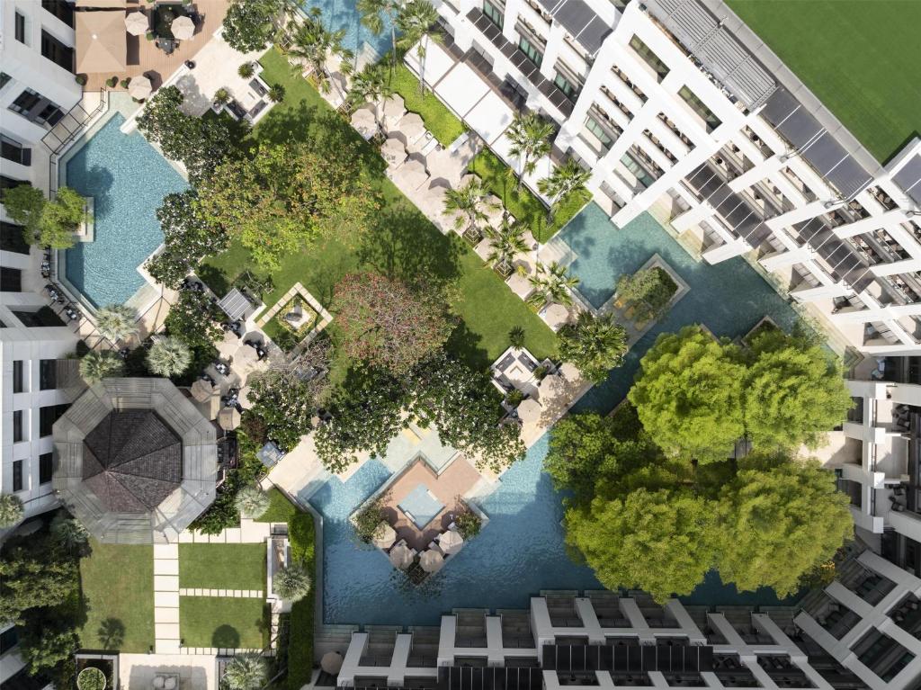 Blick auf Siam Kempinski Hotel Bangkok aus der Vogelperspektive