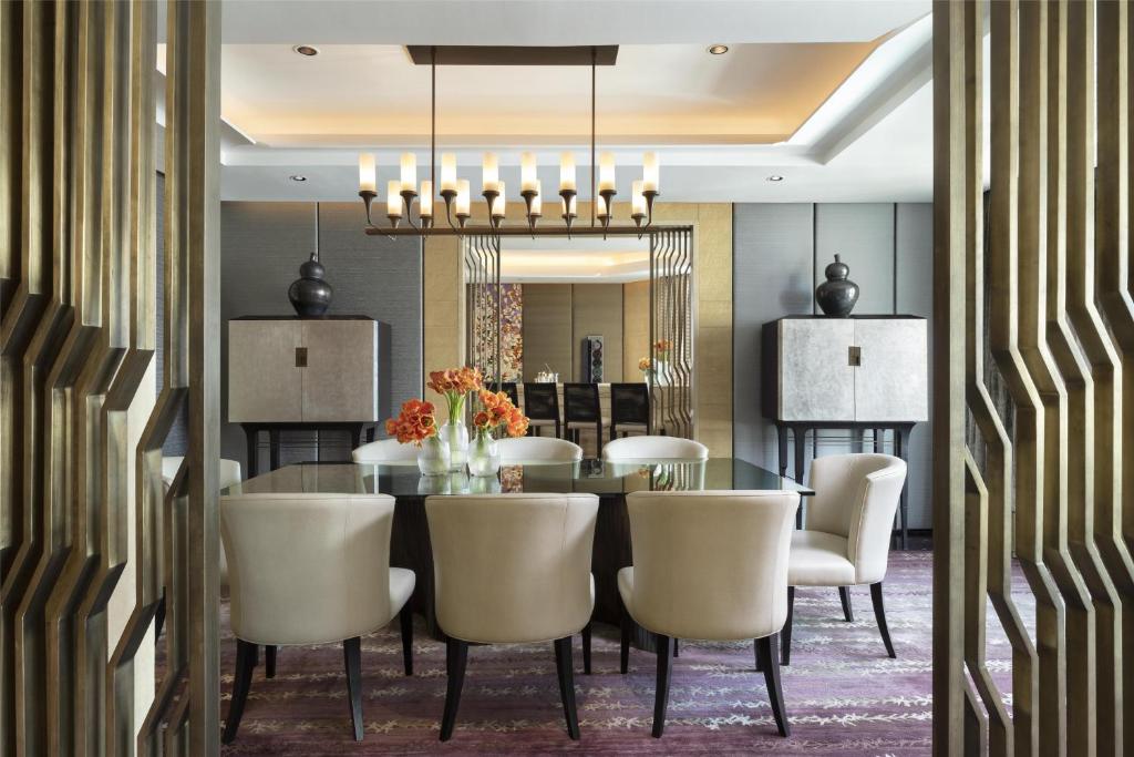 Ein Sitzbereich in der Unterkunft Siam Kempinski Hotel Bangkok