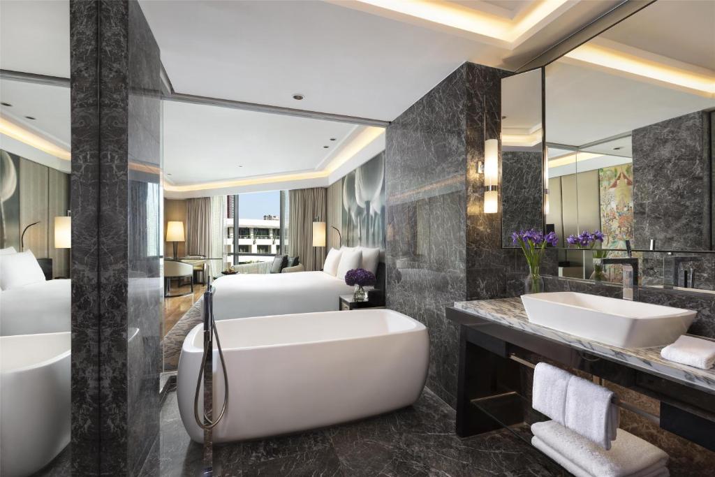 Siam Kempinski Hotel Bangkok photo