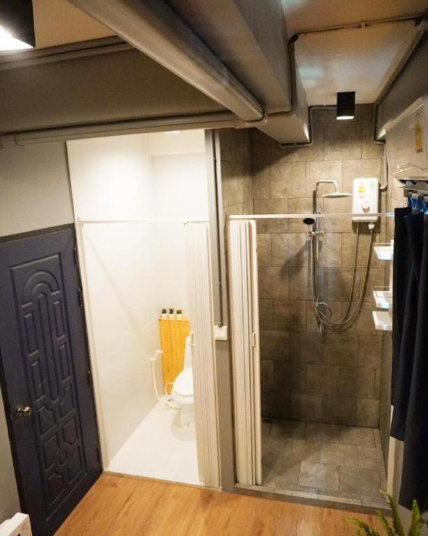Koupelna v ubytování poonpun poshtel