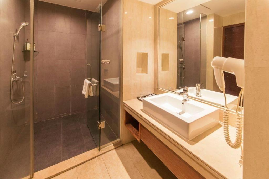 Koupelna v ubytování Oriental Hotel