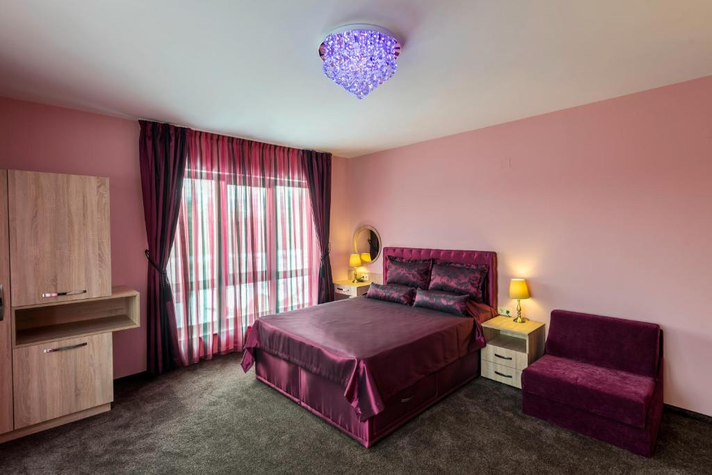 Victoriya's House - Deluxe Double Room (2 Adultos + 1 Niño)
