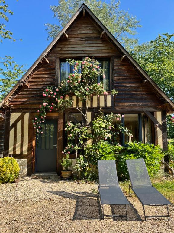 Zahrada ubytování Chalet de charme en plein cœur du Calvados