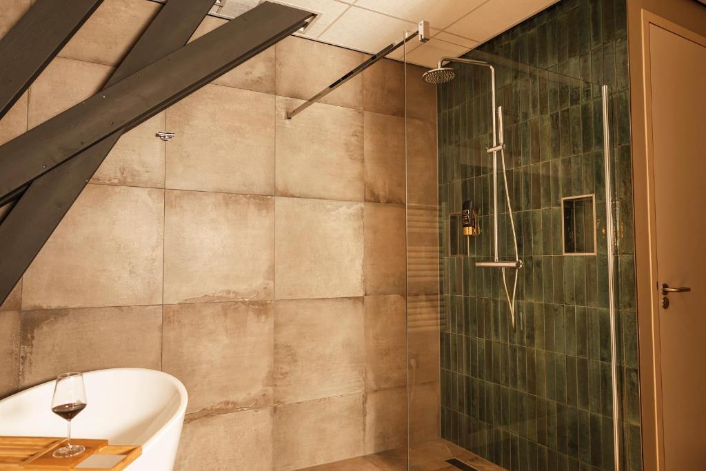 Koupelna v ubytování Hotel de Kastanjefabriek