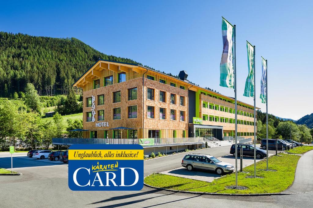 Nespecifikovaný výhled na hory nebo výhled na hory při pohledu z hotelu