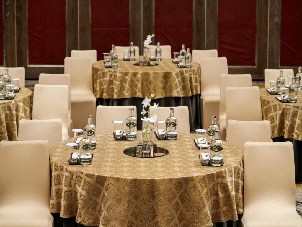 Restaurace v ubytování Vivanta Bhubaneswar DN Square