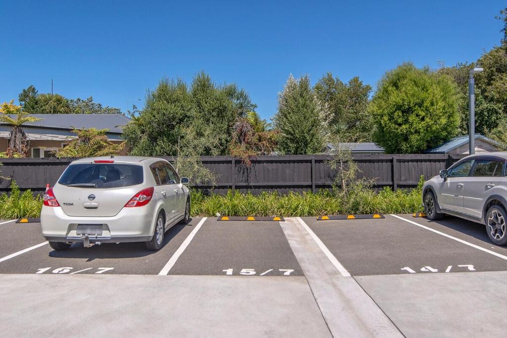 5 Minute Walk to Arena & Stadium - Resim 11