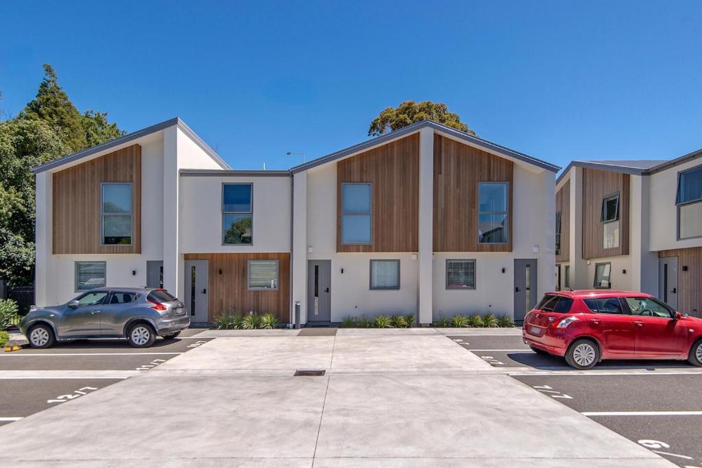 5 Minute Walk to Arena & Stadium - Resim 12