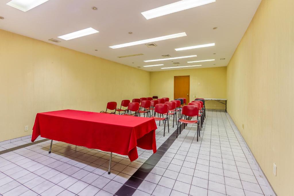 Konferenční prostory v ubytování Capital O Nueva Galicia, Guadalajara centro downtown