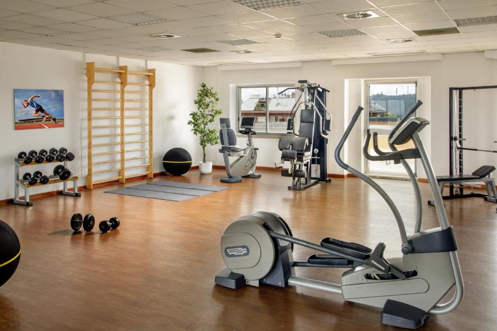 Fitness centrum a/nebo fitness zařízení v ubytování Grand Hotel Fleming by OMNIA hotels