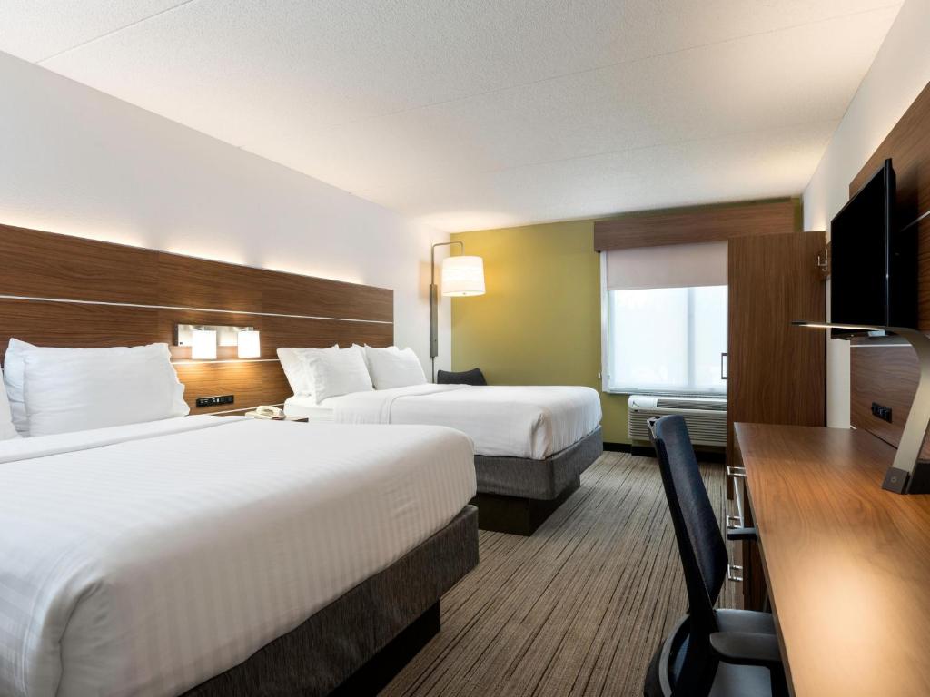 Holiday Inn Express & Suites Charlotte Arpt-Belmont by IHG photo
