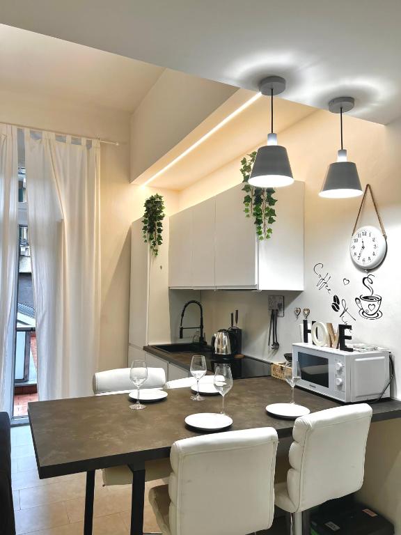 Elegant and with terrace, 15 min from Navigli and the center