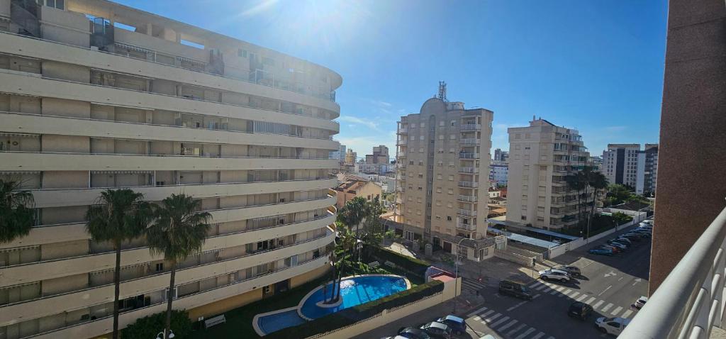 Bazén v ubytování Apartamentos Marblau Peredamar-Julio y Agosto SOLO FAMILIAS nebo v jeho okolí