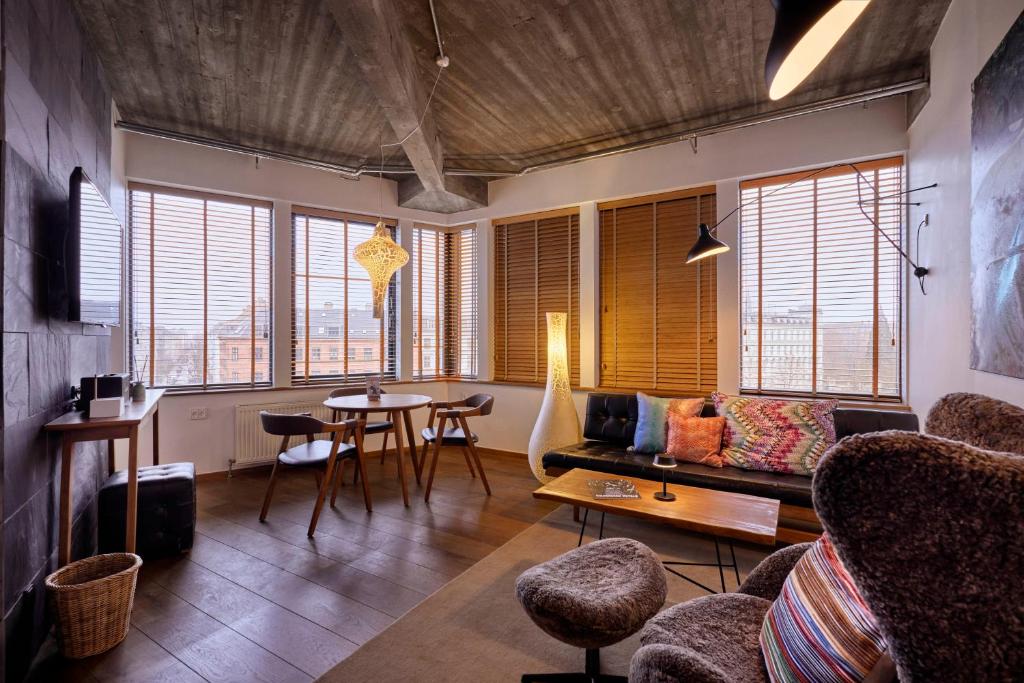 Manon Les Suites Guldsmeden - Resim 7