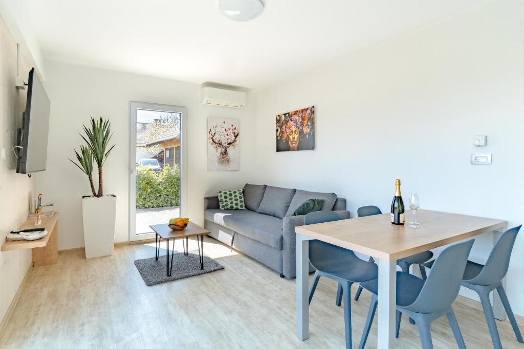 Deluxe apartments Bled - One-Bedroom Apartment With Patio