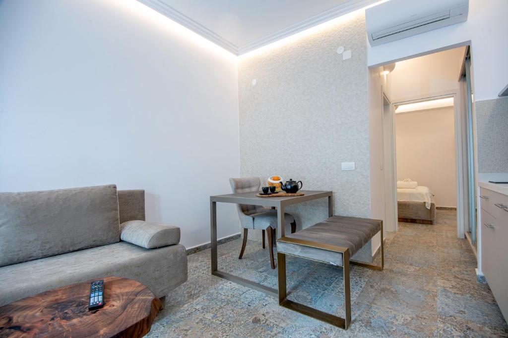 Posezení v ubytování Beach Walk Luxury Suites