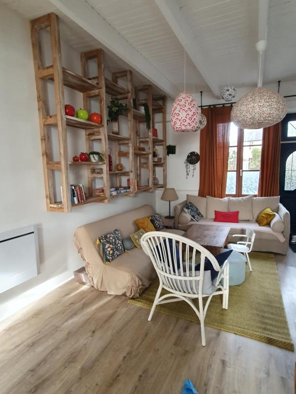 Ti ar chorneg, maison de vacances bretagne entre mer et mont d'arrée - Maison De Trois Chambres