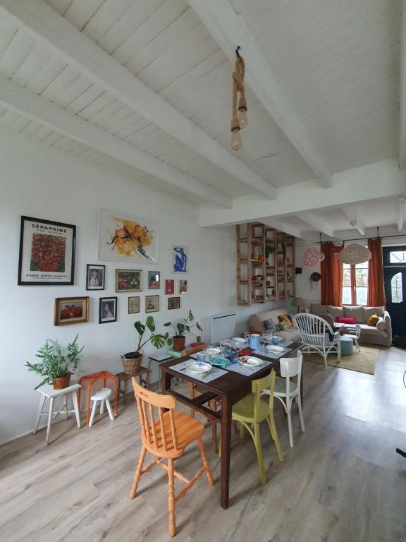 Ti ar chorneg, maison de vacances bretagne entre mer et mont d'arrée - Housity