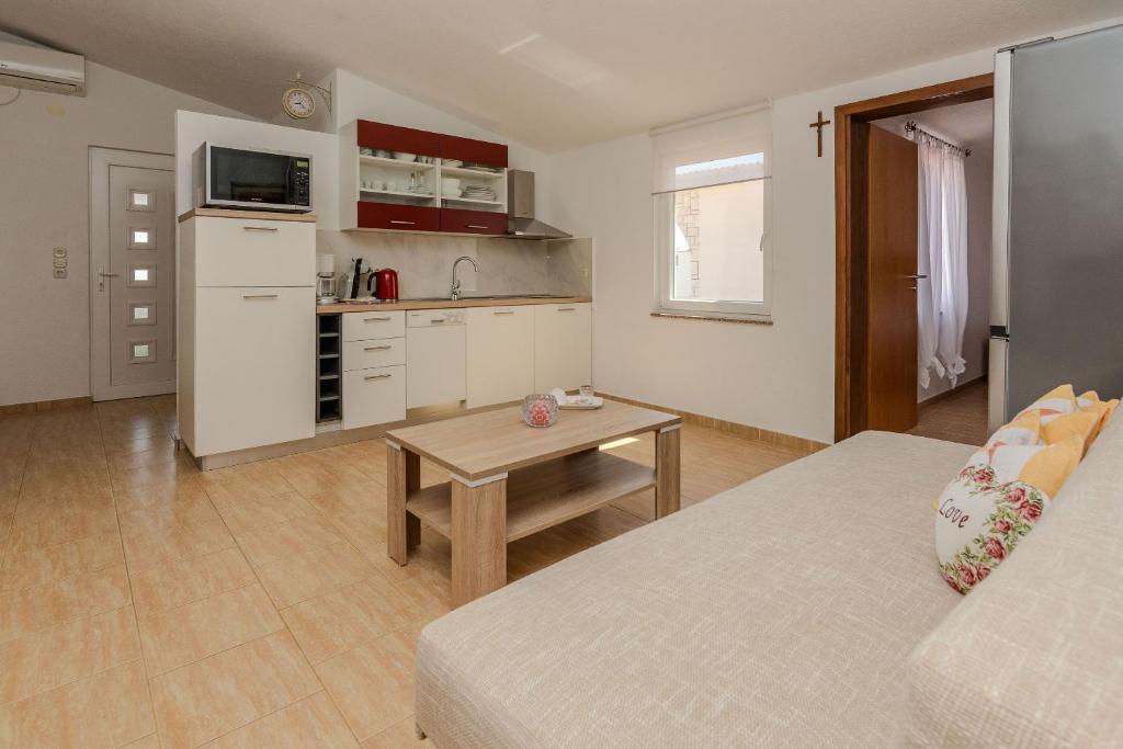 Kuchyňa alebo kuchynka v ubytovaní Apartments Tukara
