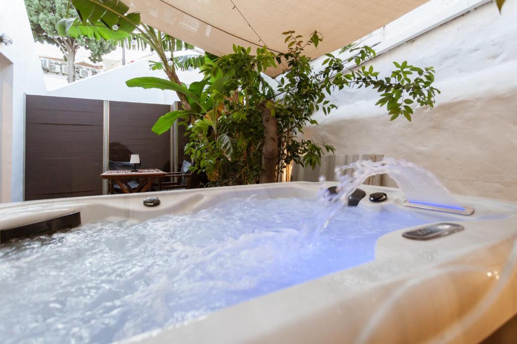Koupelna v ubytování Utopia Luxury Suites - Old Town