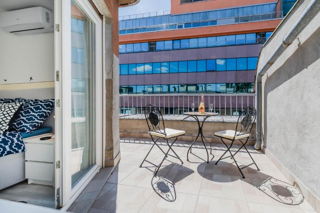 Rooftop Terrace Apartment in Zagreb Lower Town - Happy Rentals