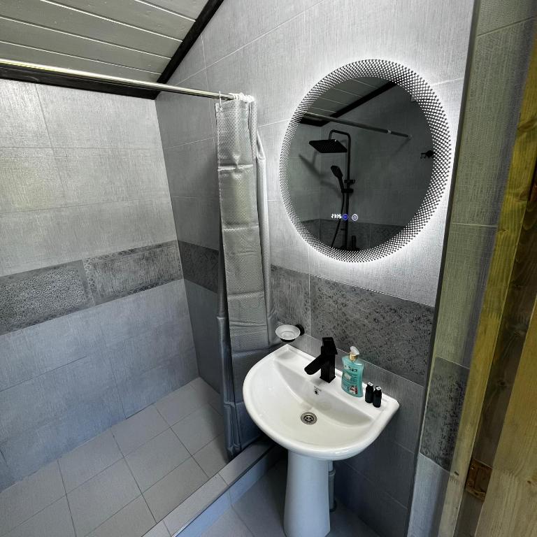 Koupelna v ubytování Balkonchik GuestHouse