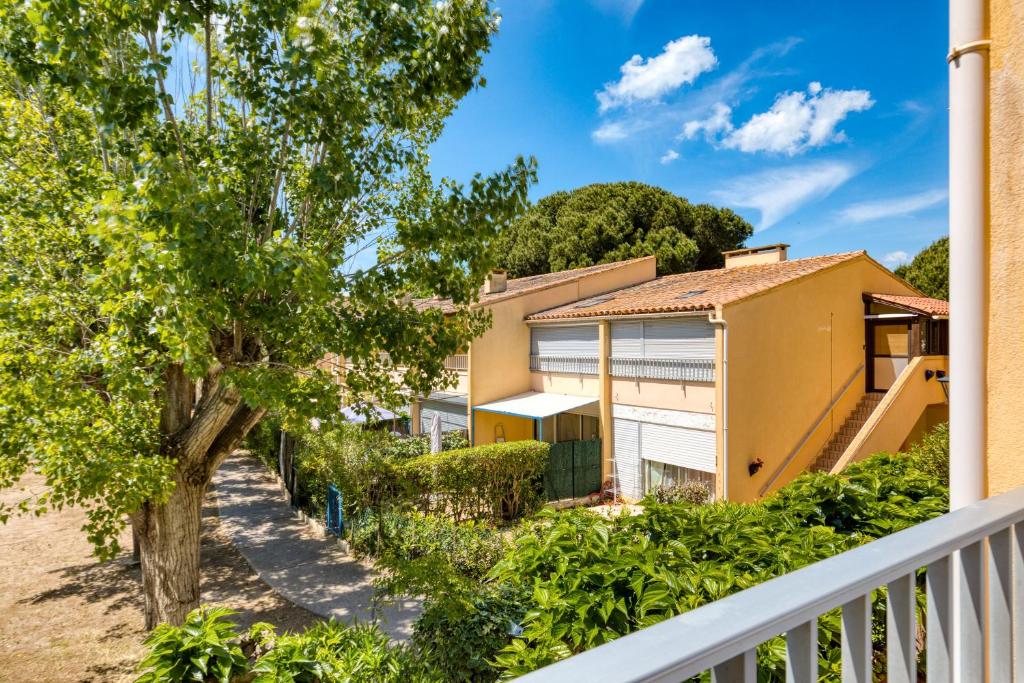 Το κτήριο όπου στεγάζεται  το διαμέρισμα