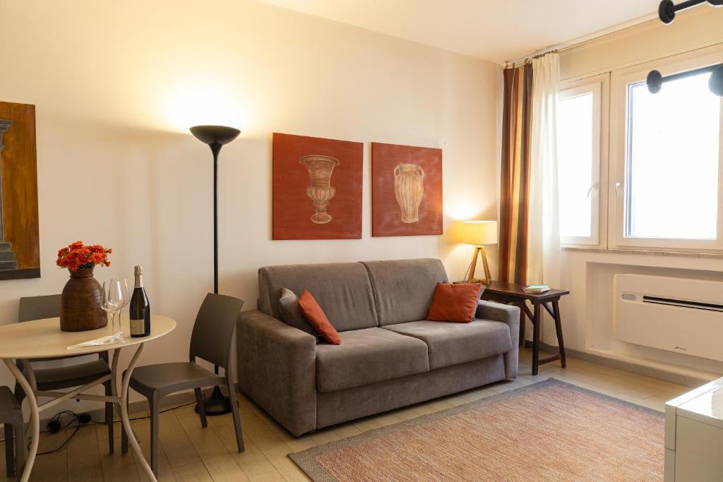 Appartamento Suite Loggiato Palazzo San Matteo的休息区