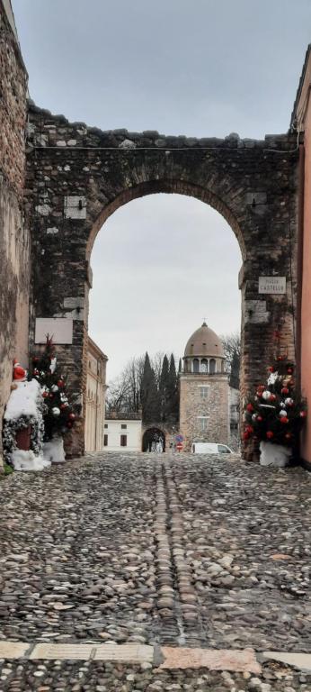 Fotografie z fotogalerie ubytování Amelia's House - Soggiorno nel verde tra Storia ed il Lago di Garda v destinaci Solferino