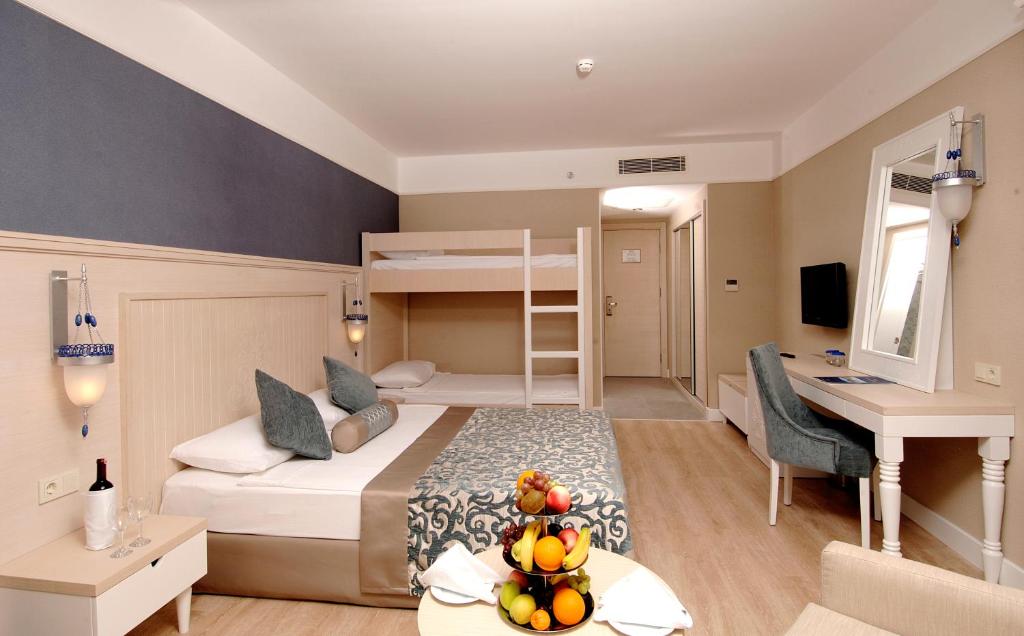 Postel nebo postele na pokoji v ubytování Seamelia Beach Resort Hotel & SPA