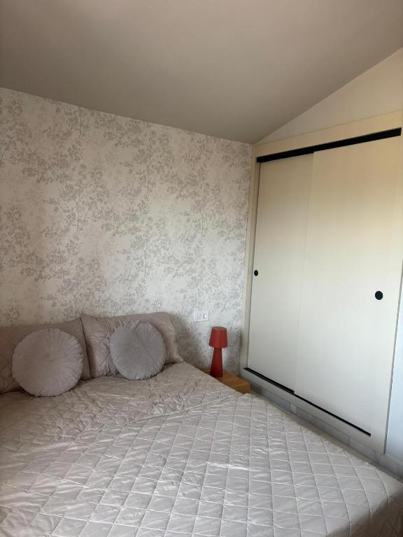 Posteľ alebo postele v izbe v ubytovaní Six Apartments by Caleta Homes