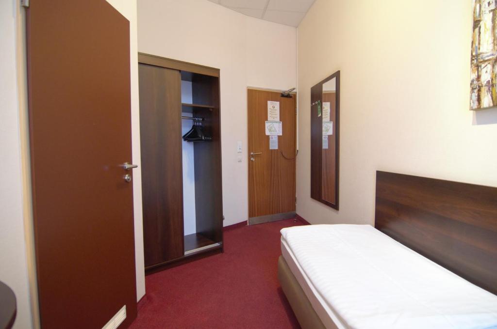 
Economy Single Room
