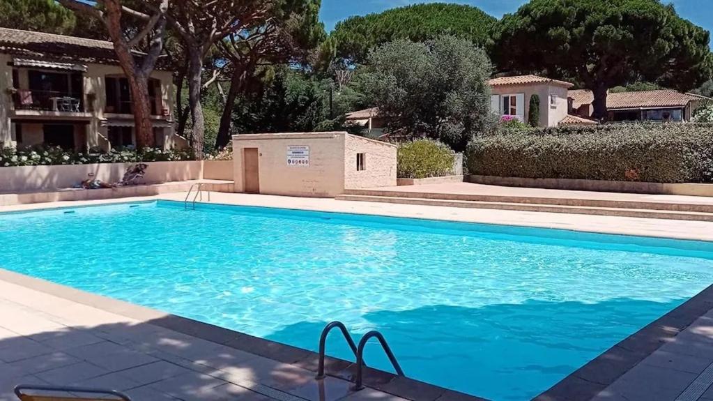 Photo de la galerie de l'établissement À 5 min à pied de la mer, résidence avec piscine, à Roquebrune-sur Argens