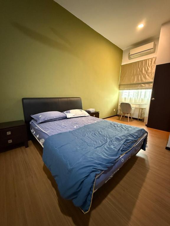 Katil atau katil-katil dalam bilik di Hello Joy 和乐居 4BR - Lopeng, Miri
