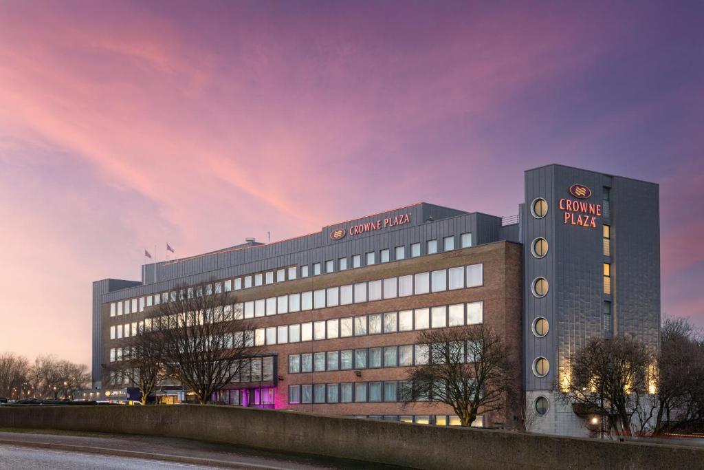 Crowne Plaza London Ealing by IHG - Resim 1