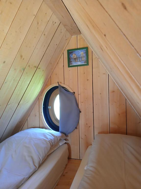 Postel nebo postele na pokoji v ubytování Au Dolmen de Kerhus "Toppen"
