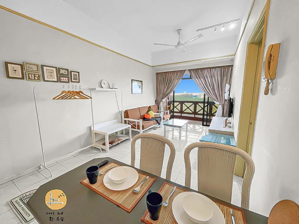 1 Bedroom Apartment, Melaka CBD Town Center- Hosted by Private Locals Resident, Balcony With City Skyline View or Seaview, Opposite Malls, TV BOX, 5 minutes to Jonker Street, - Chambre Double De Luxe Avec Vue Latérale Sur Mer