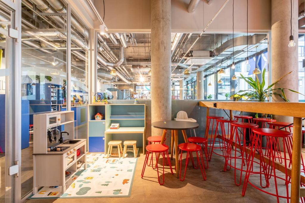 MEININGER Hotel Berlin East Side Gallery - Resim 14