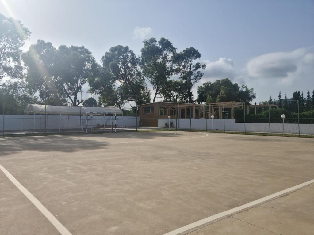 Tenis a/nebo squash v ubytování Appartement Riviera Beach Cabo nebo okolí