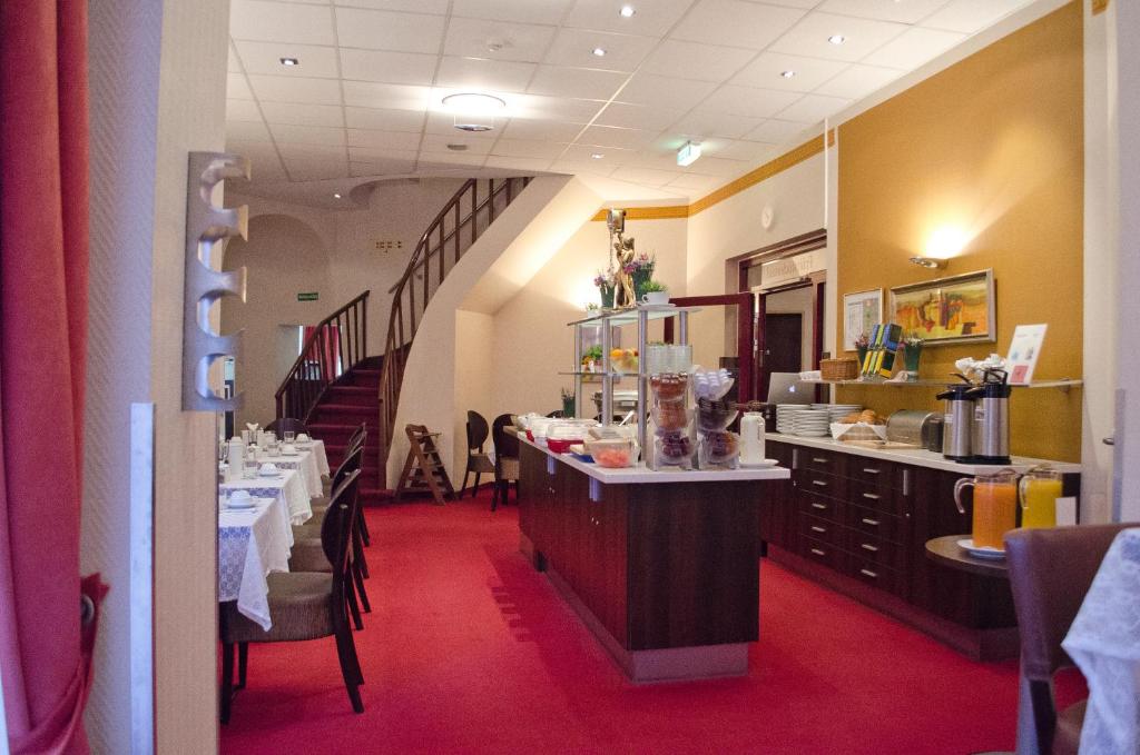 Hotel Polo am ZOB - Resim 4