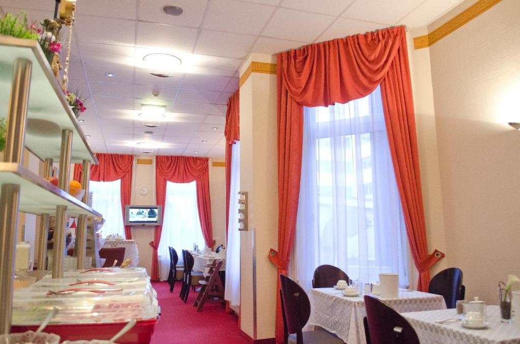 Hotel Polo am ZOB - Resim 32