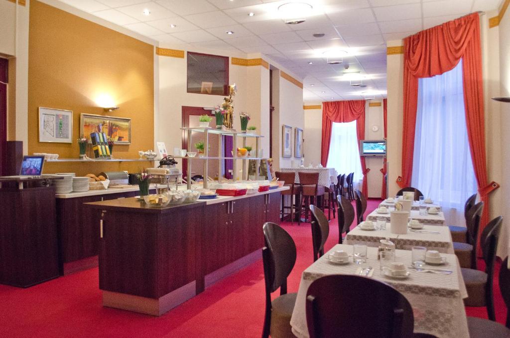 Hotel Polo am ZOB - Resim 8