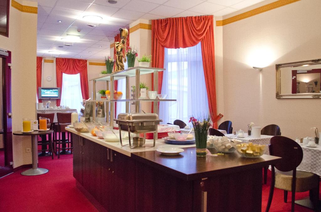 Hotel Polo am ZOB - Resim 35