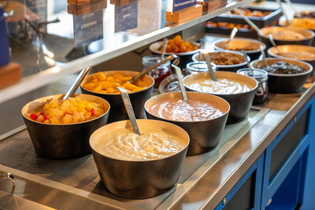 MEININGER Hotel Berlin East Side Gallery - Resim 26