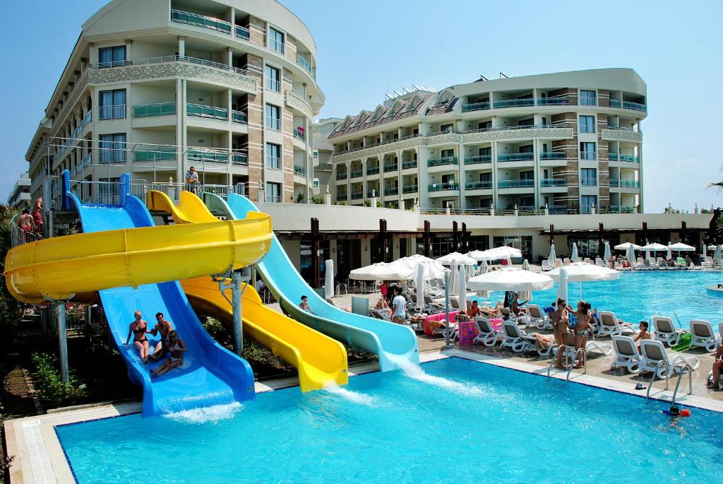 Bazén v ubytování Seamelia Beach Resort Hotel & SPA nebo v jeho okolí