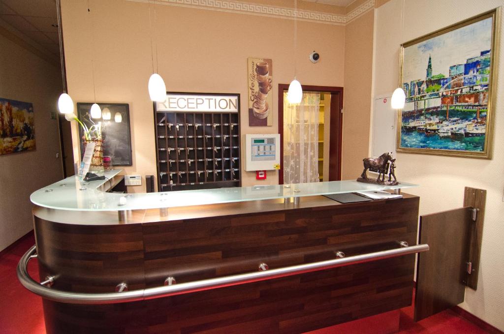 Hotel Polo am ZOB - Resim 3