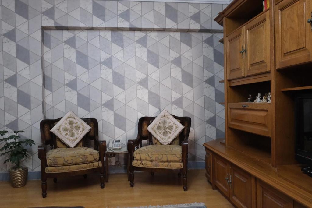 Posezení v ubytování No AC - Vintage Modernized Sea View Apartment